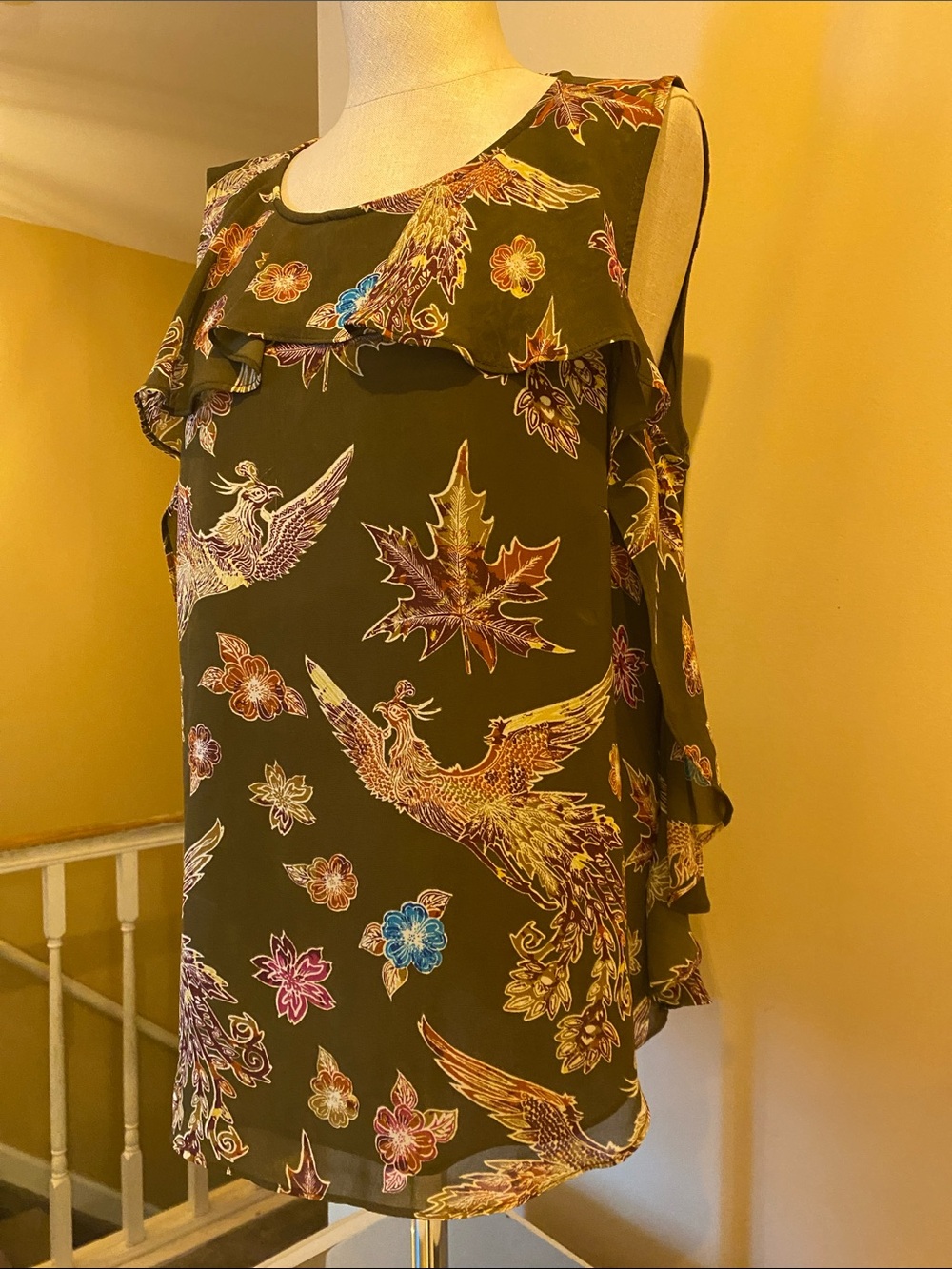 🍁 Rose & Olive Olive Floral Bird Print Ruffle Camisole